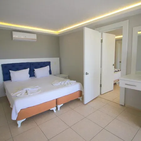 Bella Garden Hotell 4*