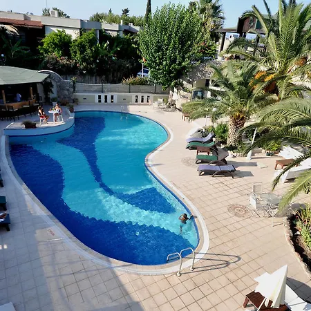 מלון Bella Garden 4*