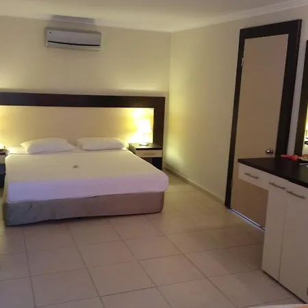 מלון Bella Garden 4*